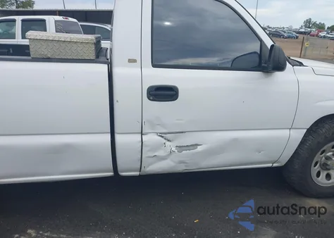 2005 Chevrolet Silverado 1500 Work Truck z USA, uszkodzony, nr VIN 1GCEC14Z55Z248288